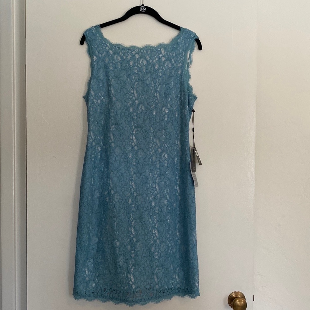Adrianna Papell sleeveless bateau neckline lace turquoise dress size 10